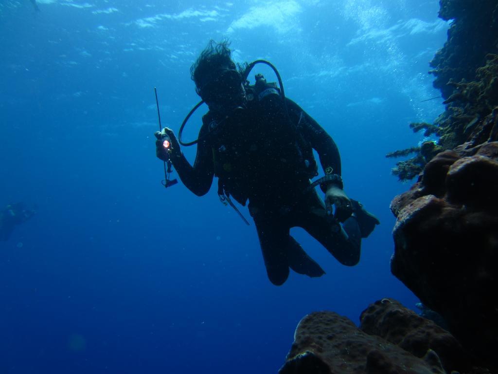 Nusantara Diving Centre Resort & Spa Manado Exterior foto